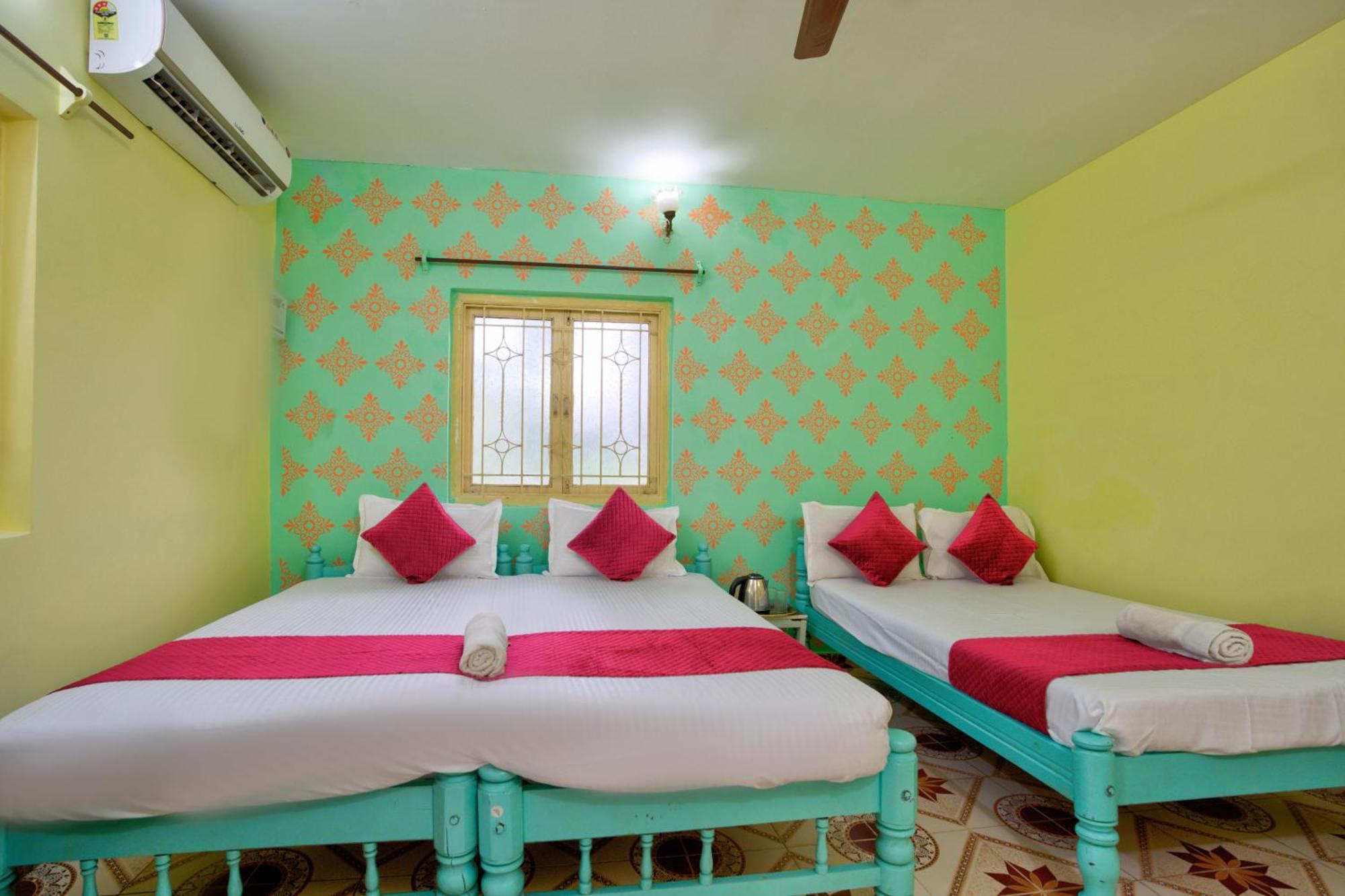 Oceanic Pearl Beach Guest House Калангут Экстерьер фото