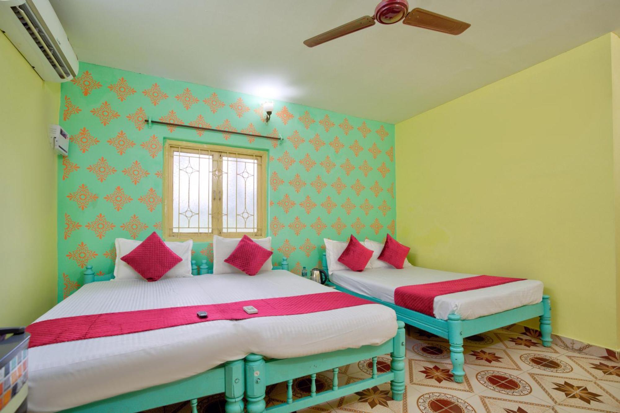 Oceanic Pearl Beach Guest House Калангут Экстерьер фото
