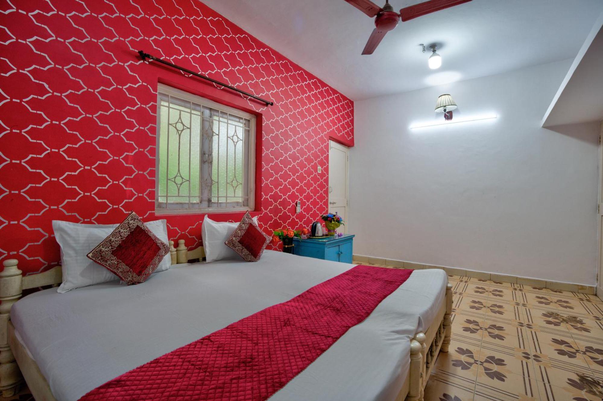 Oceanic Pearl Beach Guest House Калангут Экстерьер фото